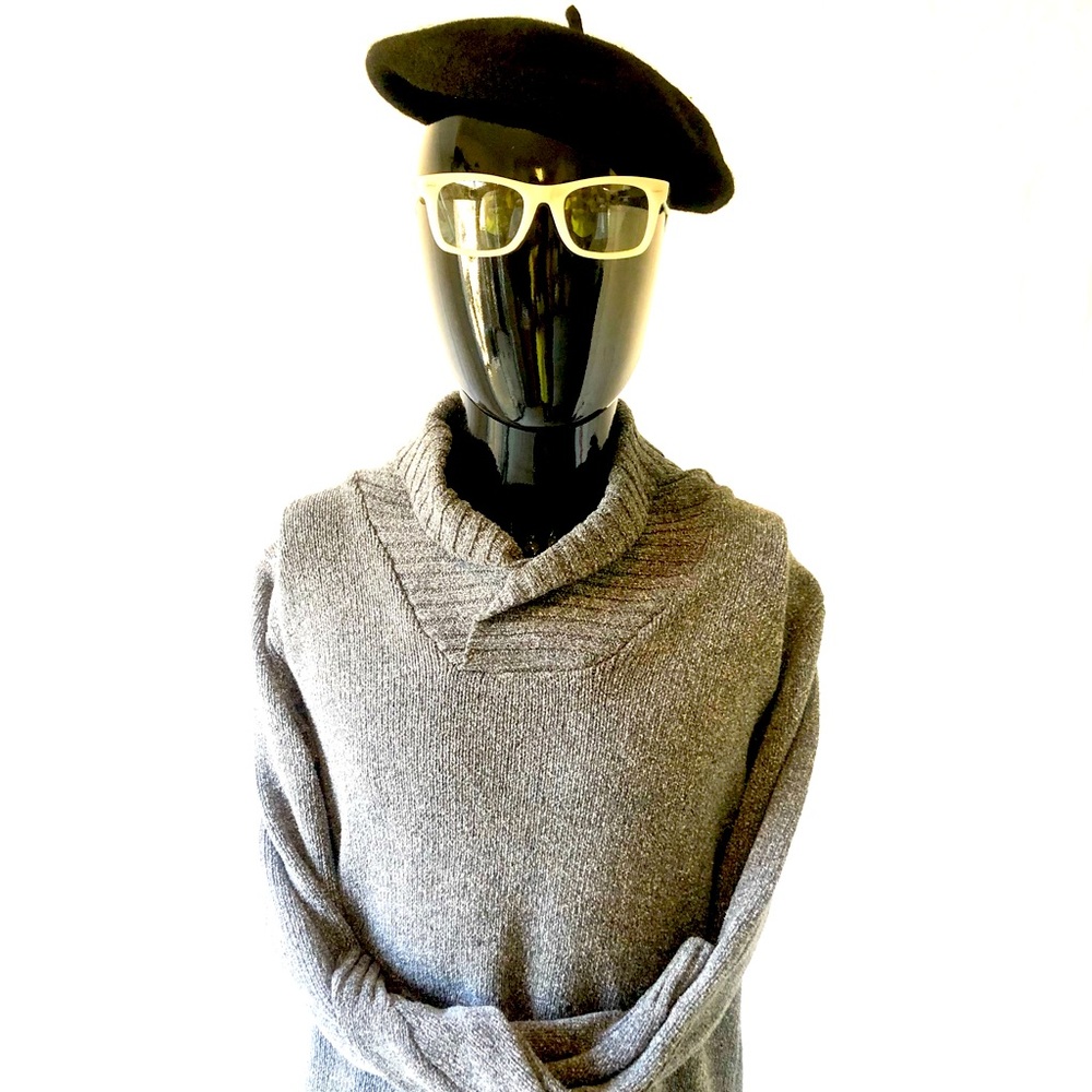 Beautiful Pull over LRG sweater